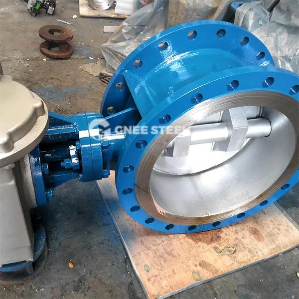 Muca metinātais trīskāršais nobīdes tauriņu vārsti