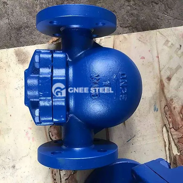 Ar sviru darbināmais bumbiņas vārsts