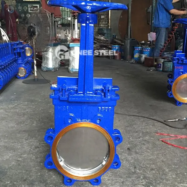 Manuāli nažu vārtu vārsti