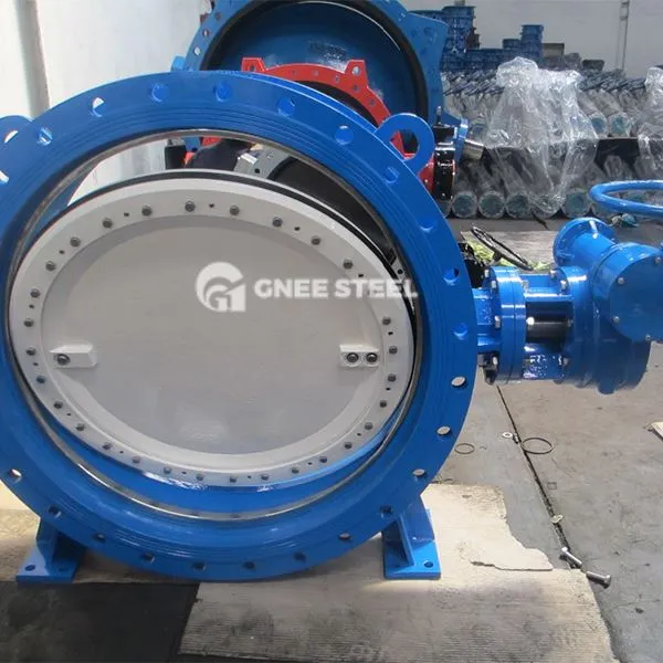 Manuāli trīskārši nobīdes tauriņu vārsti