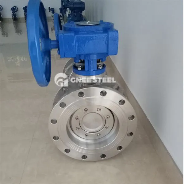 Nerūsējošā tērauda trīskāršā nobīdes tauriņu vārsti