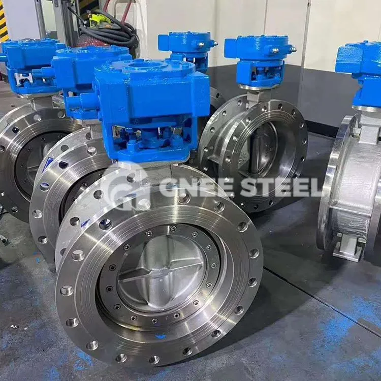 Trīskāršs nobīdes droseļvārsts